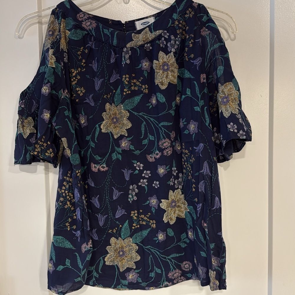Old Navy flutter top - Picture 8 of 8